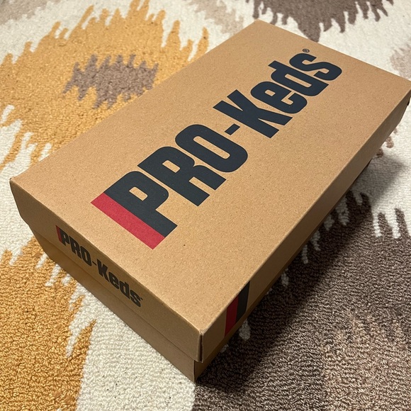 Less Mens Super Suede Cream NWT - Picture 4 of 5